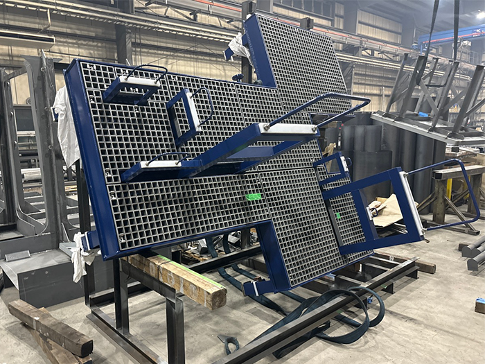 船用大型補器台